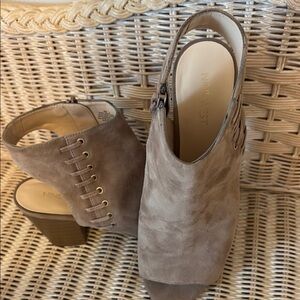 Nine West Tan Stacked Heel